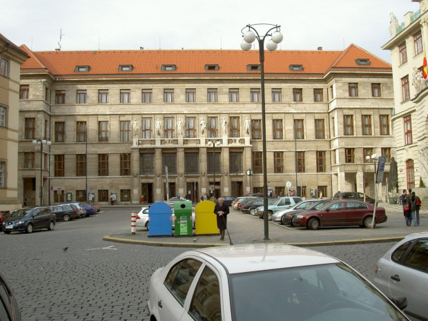 Plac po drodze na Rynek Staromiejski. Nie będę strzelał jak się nazywał gdyż do końca nie wiem ;) #Praga