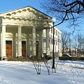 Biblioteka mieści się Domku Greckim #Puławy #zima #biblioteka #zabytek #zabytki